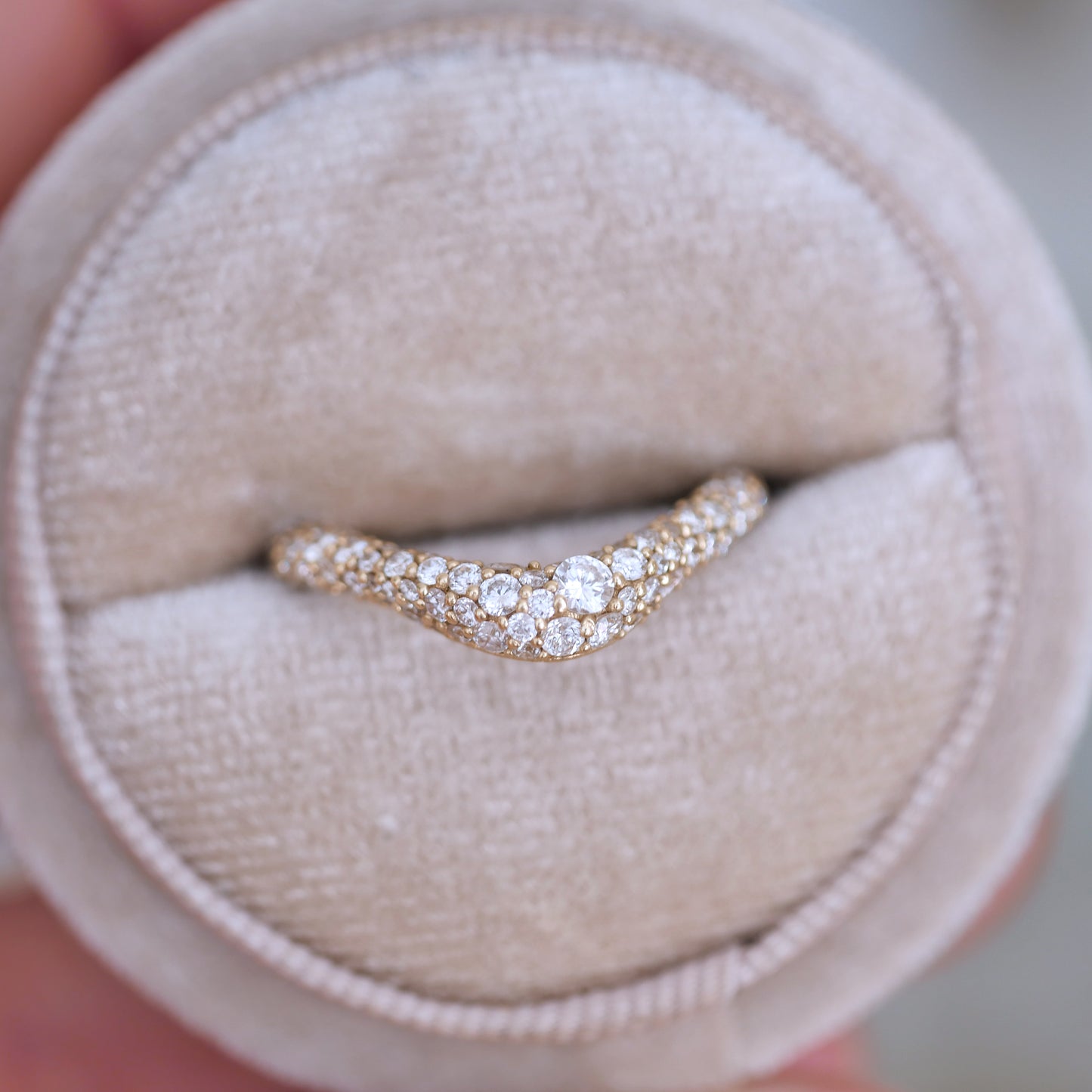 Cobblestone Diamond Mosaic Contour Band