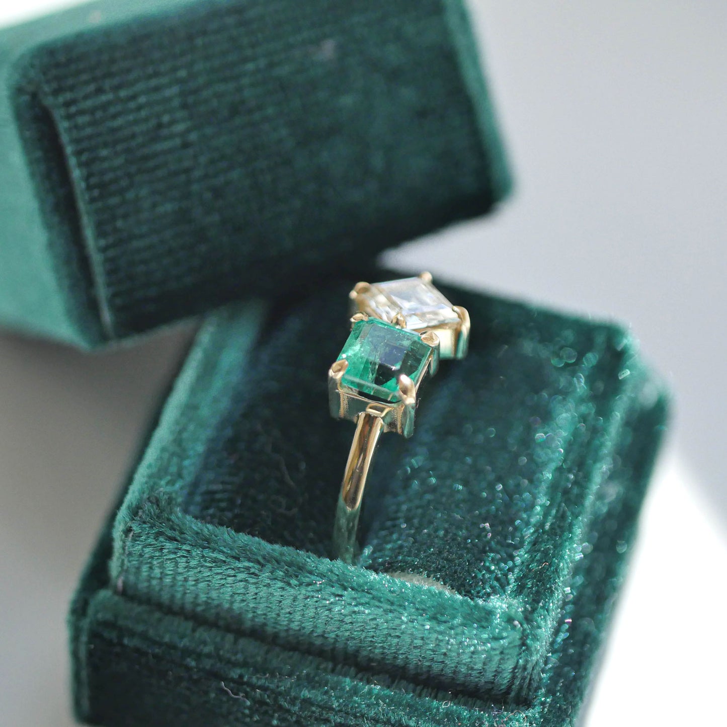 Emerald & Lozenge Diamond Toi et Moi Ring