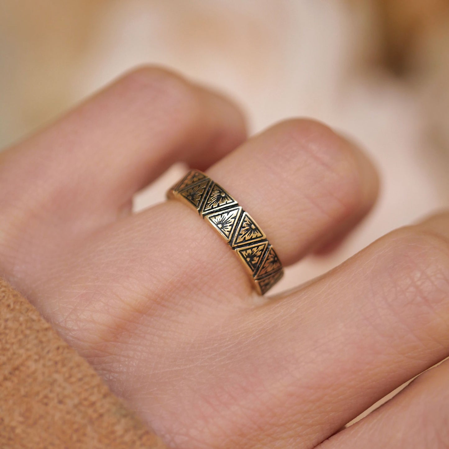 5mm Art Deco Engraved Triangle Ring