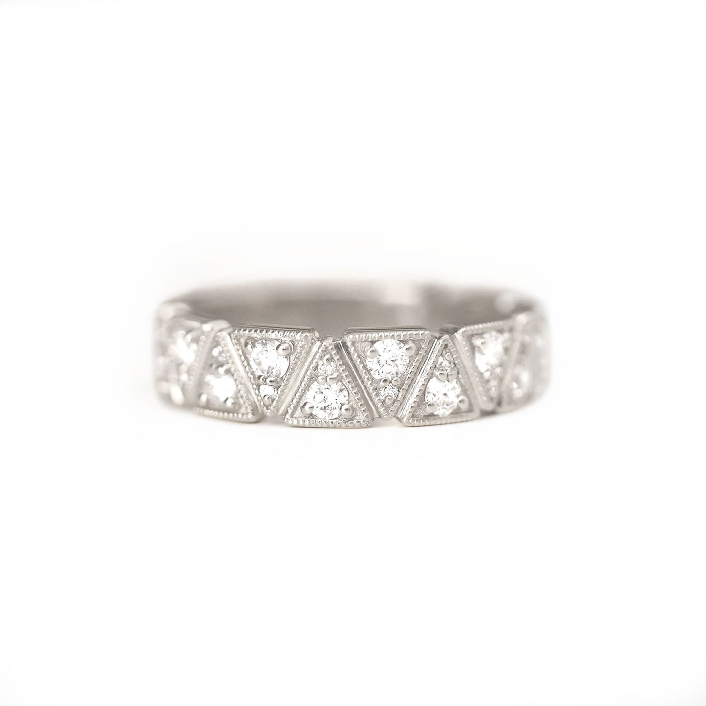 5mm Notched Diamond Triangle Ring